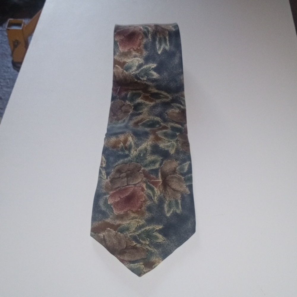 Bill Blass Floral Tie in Blue and Brown